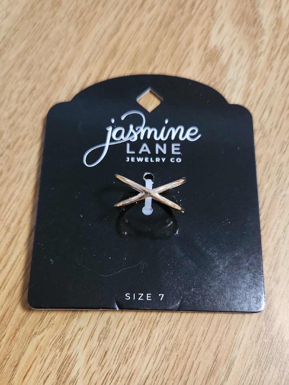 Jasmine Lane 'X' Crossed Ring Goldtone Ring Size 7